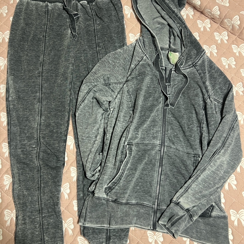 GreenTea Heather Gray Apparel Set M L
